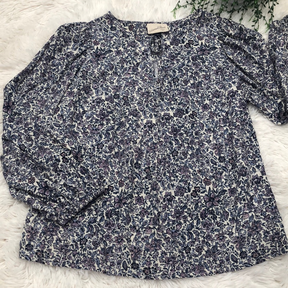 Universal Thread top